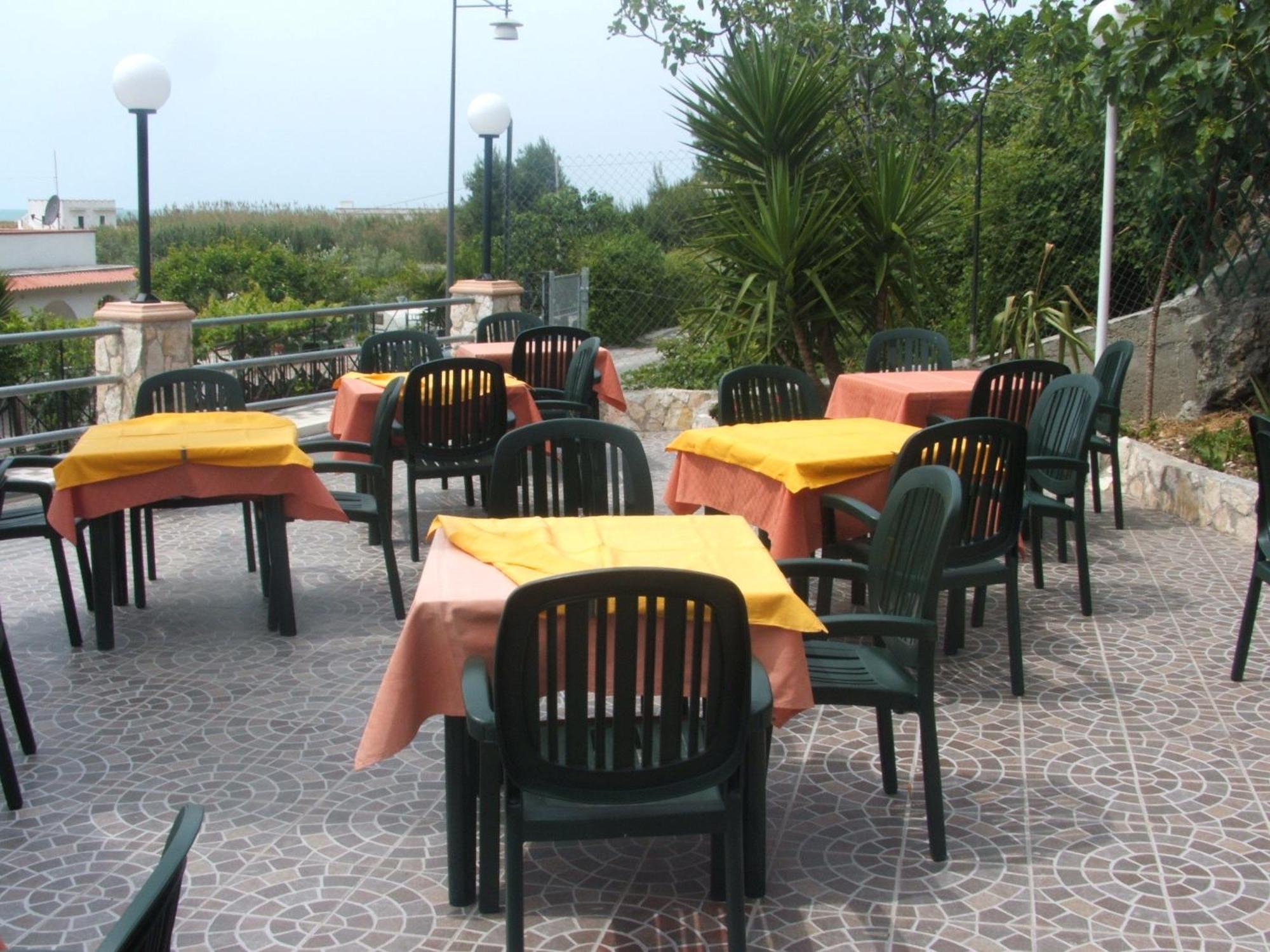 Hotel Piccolo Paradiso Пешичи Екстериор снимка
